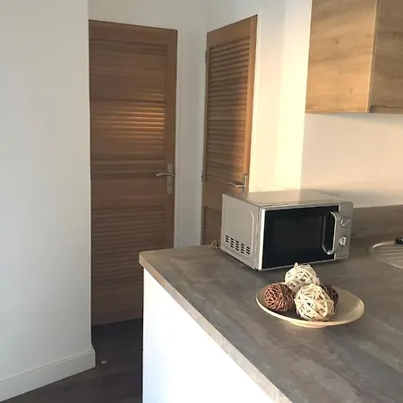 Apartment T2 En Plein Centre De Cassis